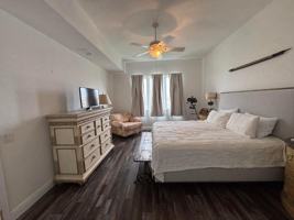 featured image of 12 Harbour Isle Dr W #306