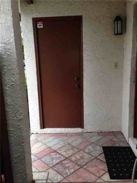 4716 Nw 82nd Ave - Photo 2 of 23