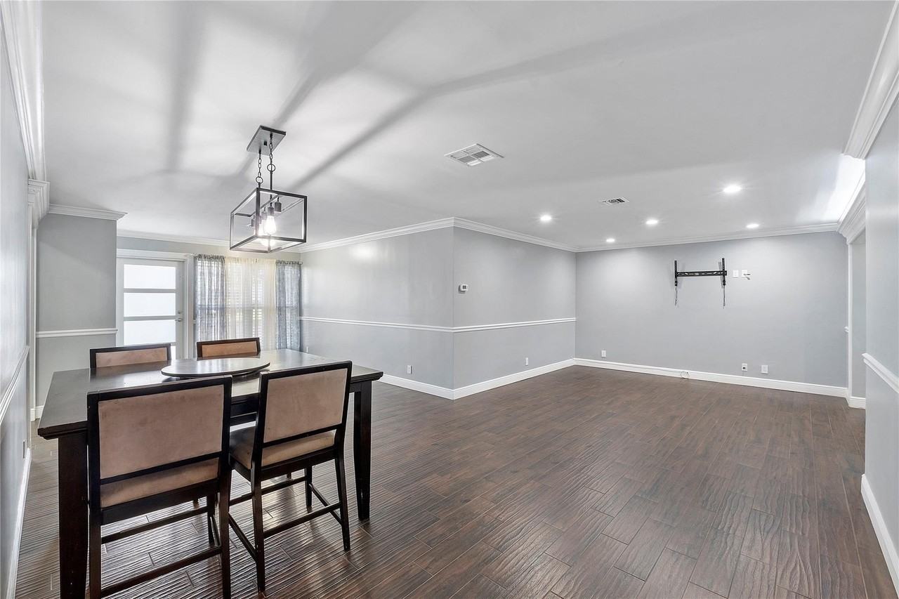 5820 Nw 56th Pl - Photo 3 of 15