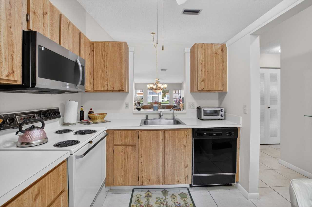 8697 Sunbird Pl - Photo 3 of 50