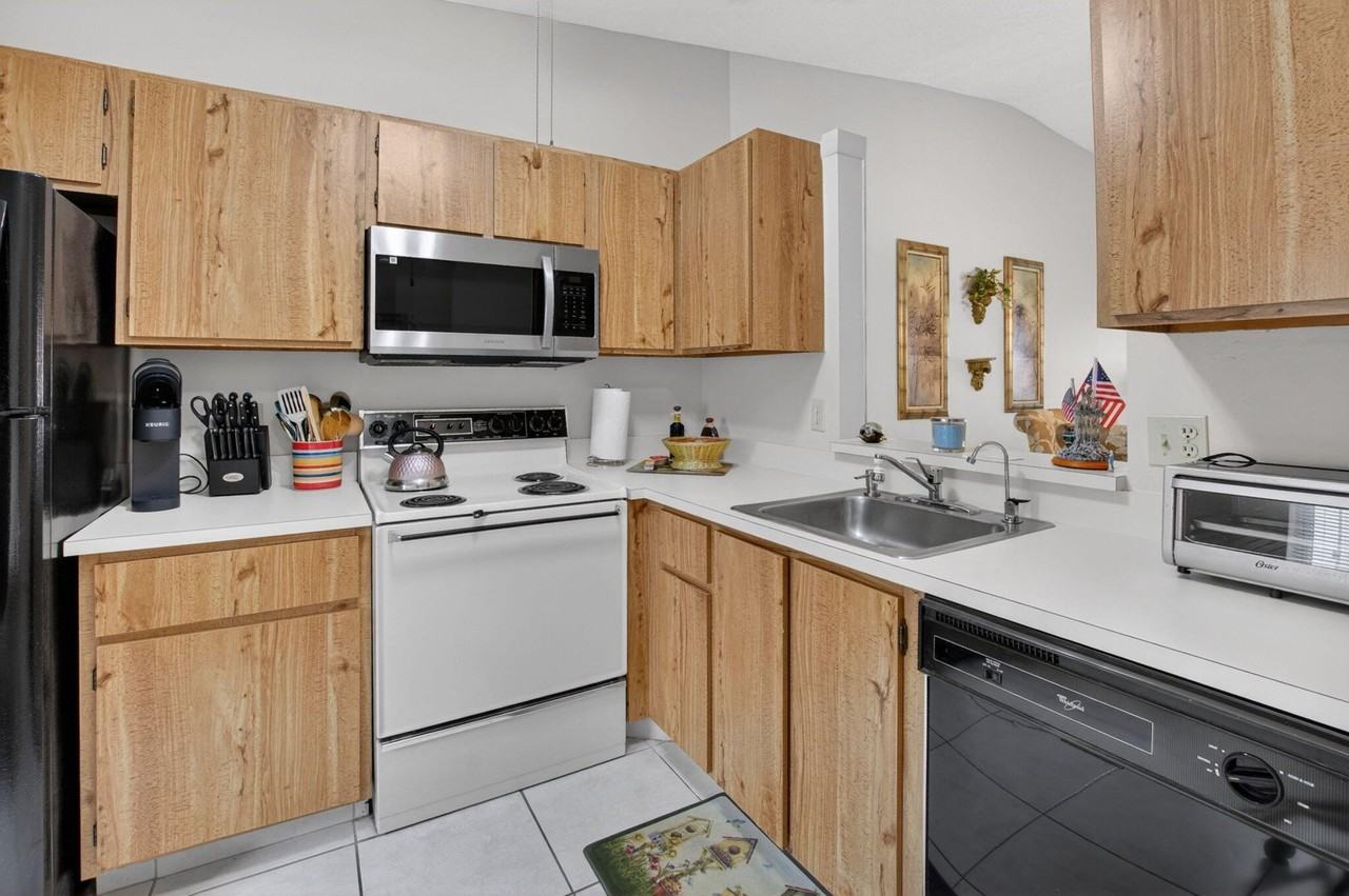 8697 Sunbird Pl - Photo 4 of 50
