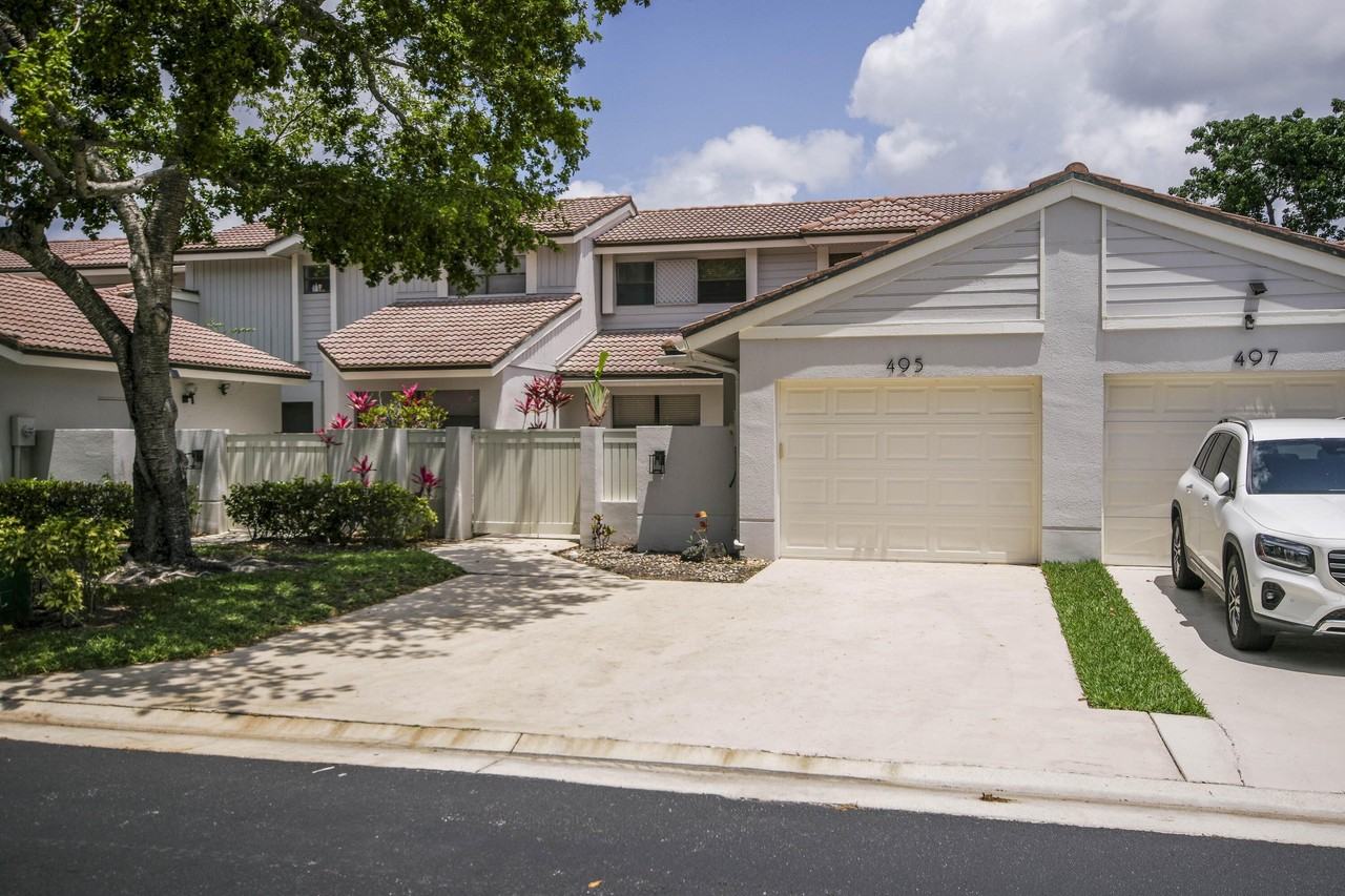 495 Prestwick Cir - Photo 4 of 34