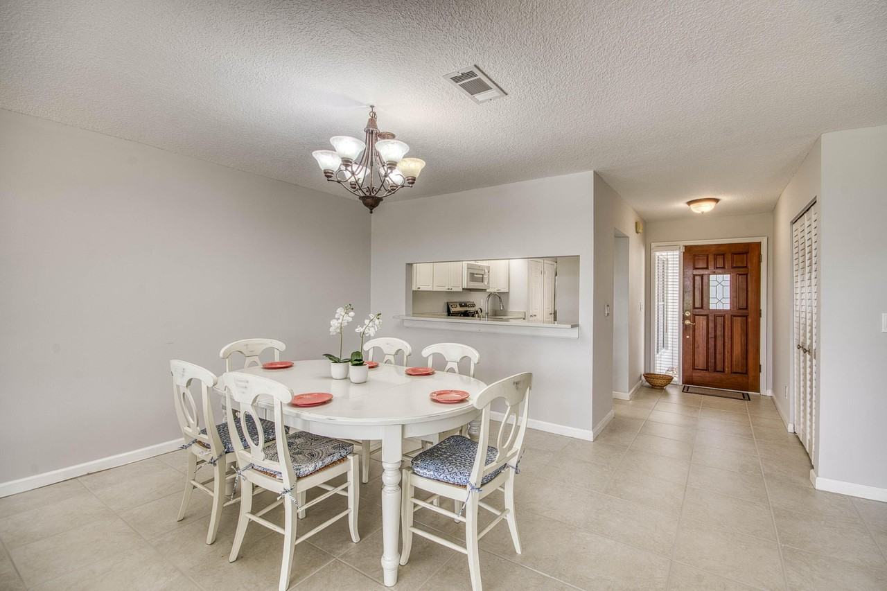 495 Prestwick Cir - Photo 5 of 34