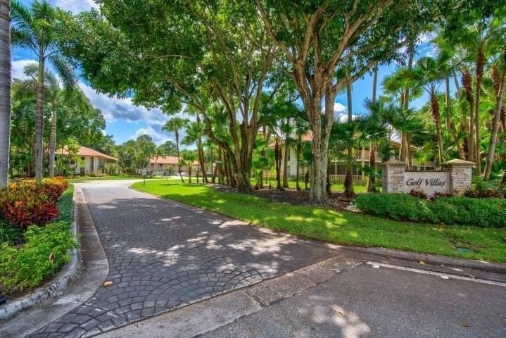 605 Brackenwood Cv - Photo 2 of 43