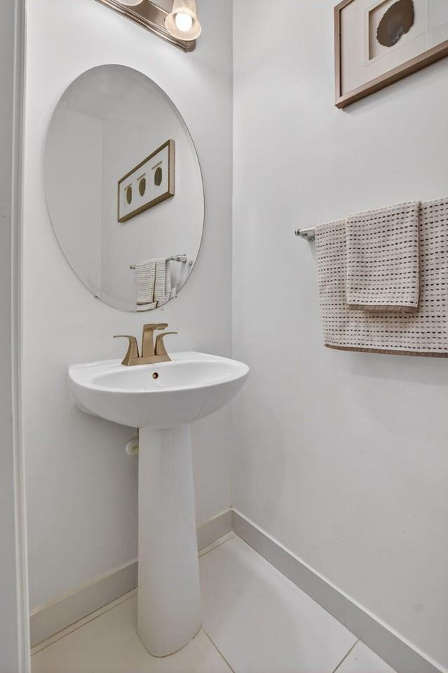 10106 Akenside Dr - Photo 5 of 47