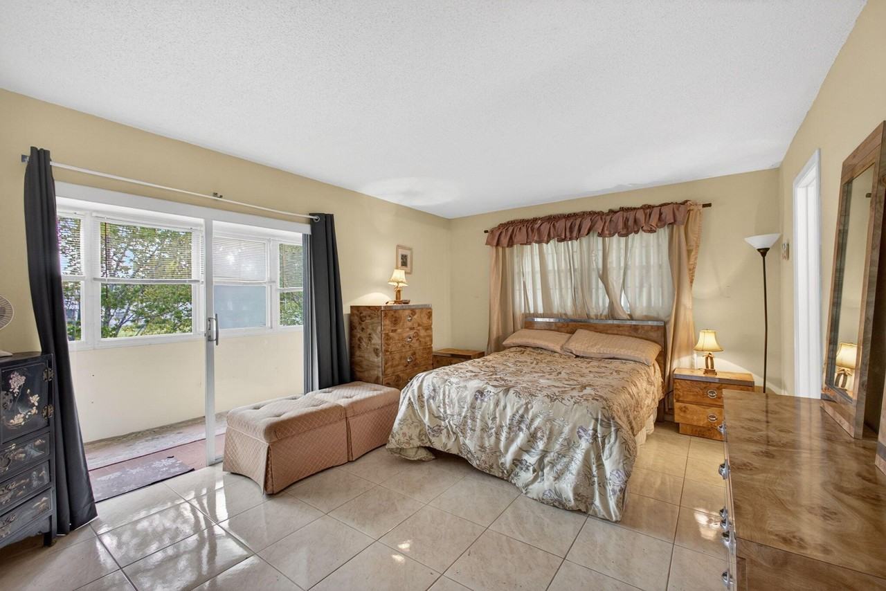 157 Camden G - Photo 3 of 26