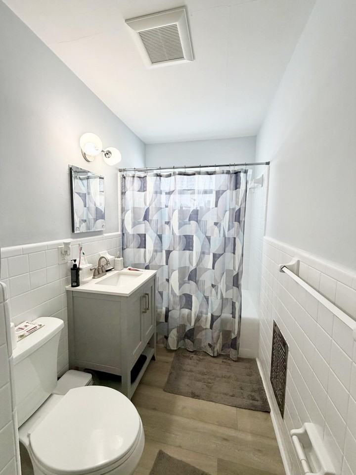 1502 N J St #1 - Photo 4 of 8