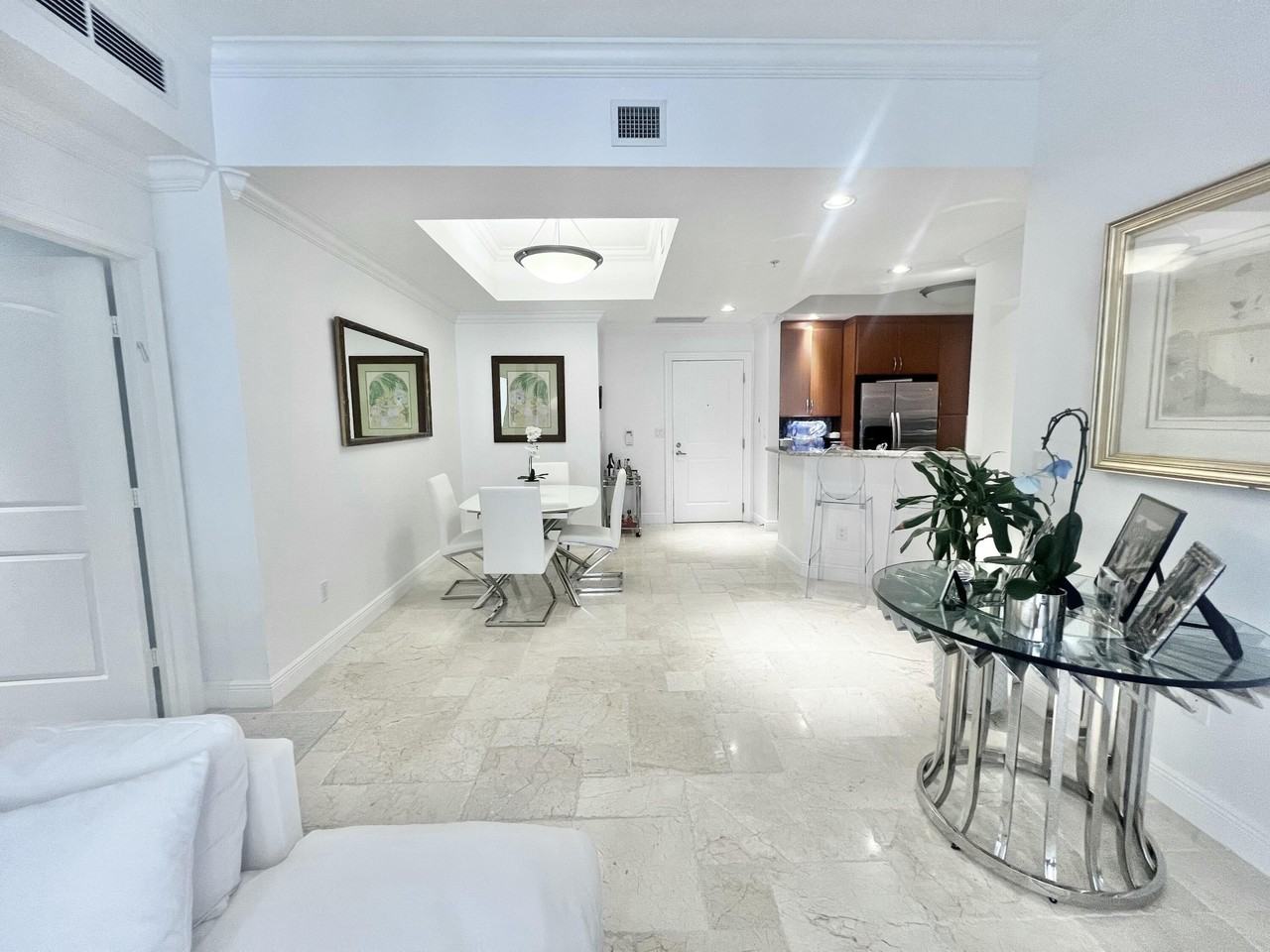701 S Olive Ave #1413 - Photo 7 of 50