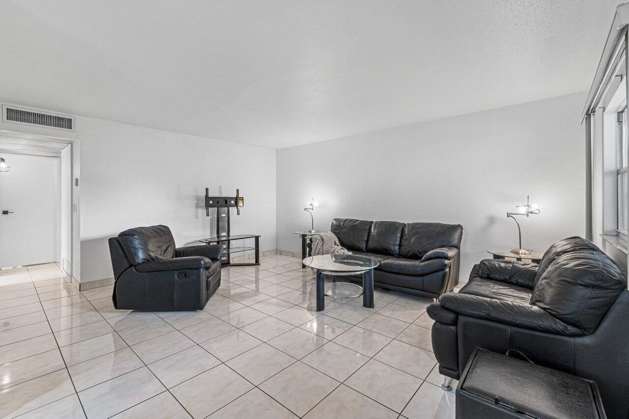 260 Brittany F - Photo 7 of 26