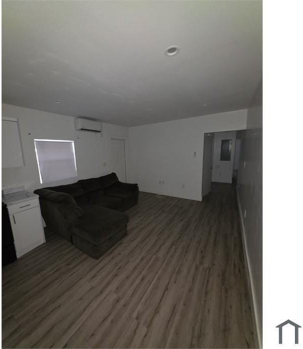4791 Nw 31st Ct - Photo 4 of 6