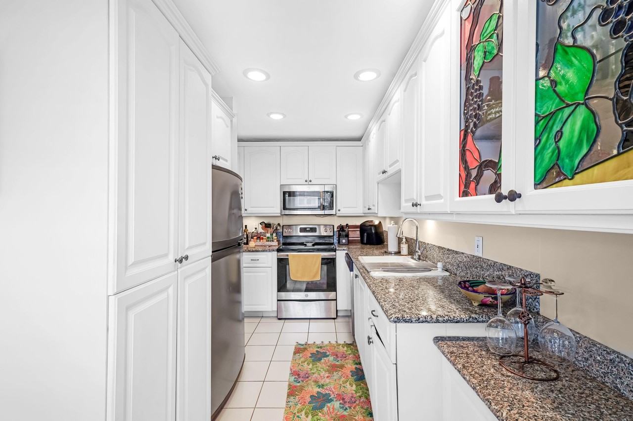 2835 Sw 13th St #201 - Photo 7 of 45