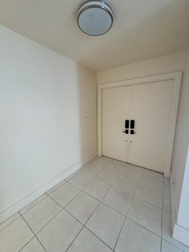 21500 Campo Allegro Dr - Photo 3 of 23