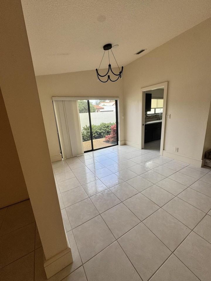 21500 Campo Allegro Dr - Photo 4 of 23