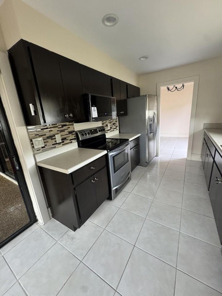 21500 Campo Allegro Dr - Photo 6 of 23