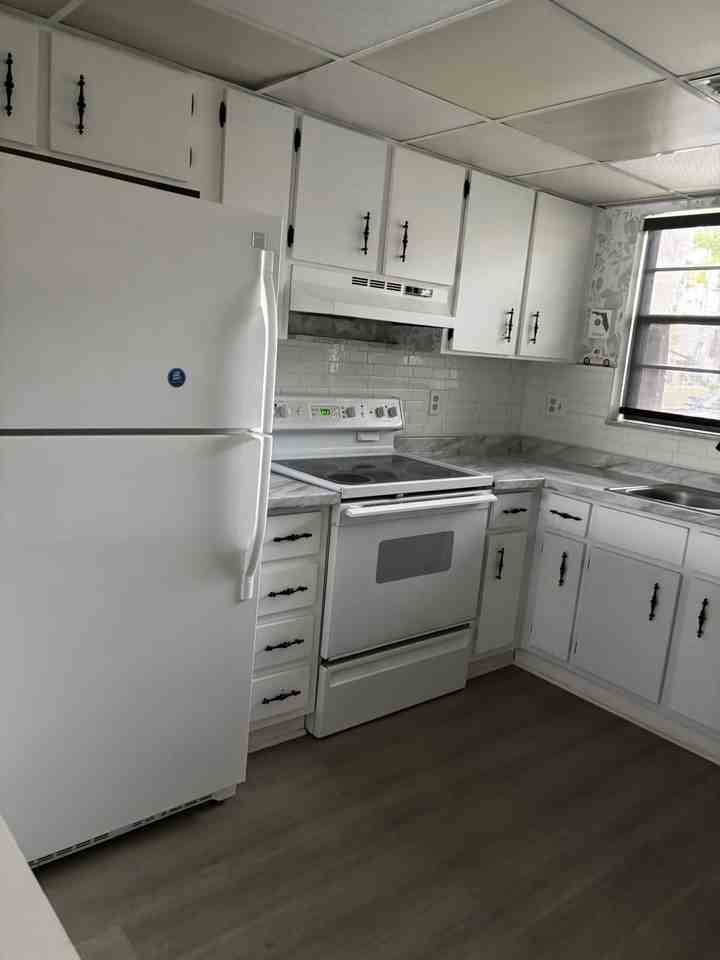 2153 N 14th Ave #2153 - Photo 5 of 11