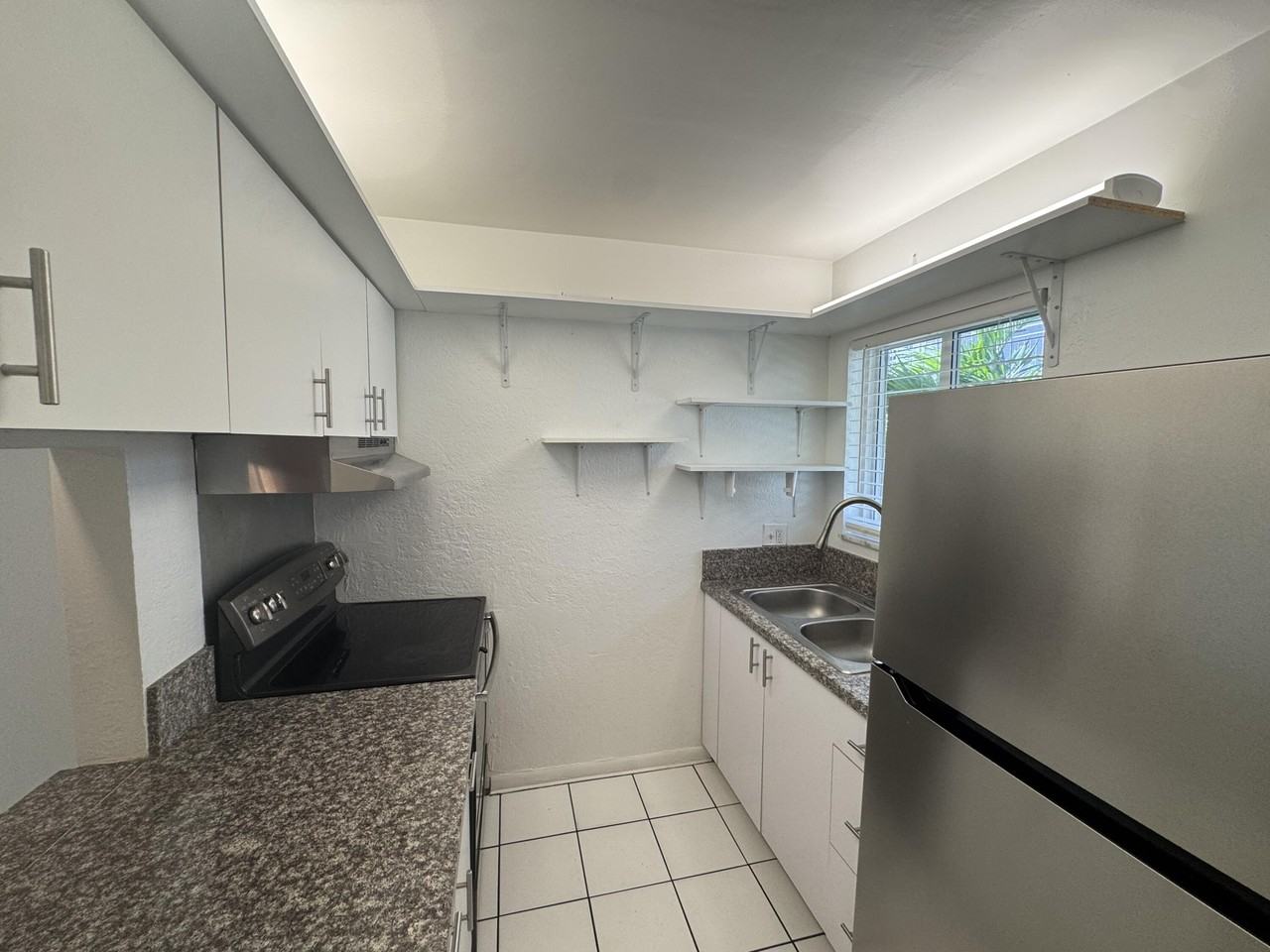 1100 S Lake Dr #9 - Photo 3 of 10