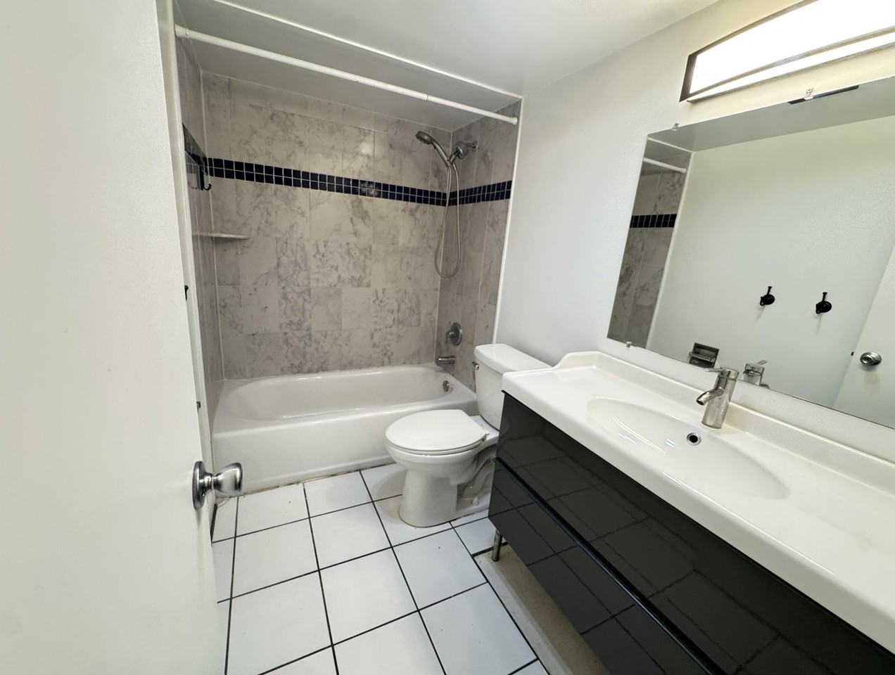 1100 S Lake Dr #9 - Photo 6 of 10
