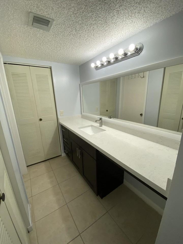 9899 Westview Dr #527 - Photo 7 of 12
