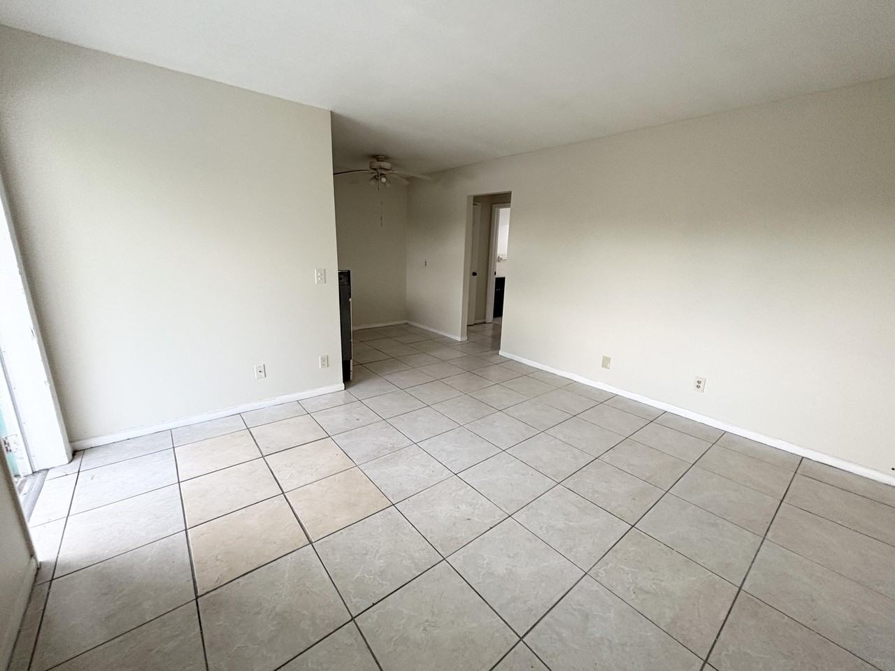 1111 N Federal Hwy #5 - Photo 4 of 15