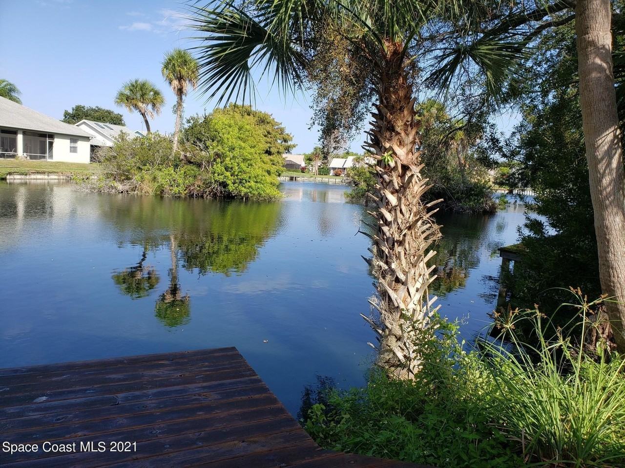 2575 Palm Lake Dr - Photo 4 of 28