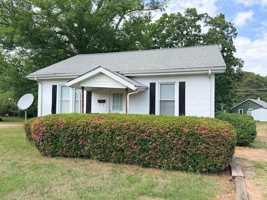 featured image of 503 E Main St