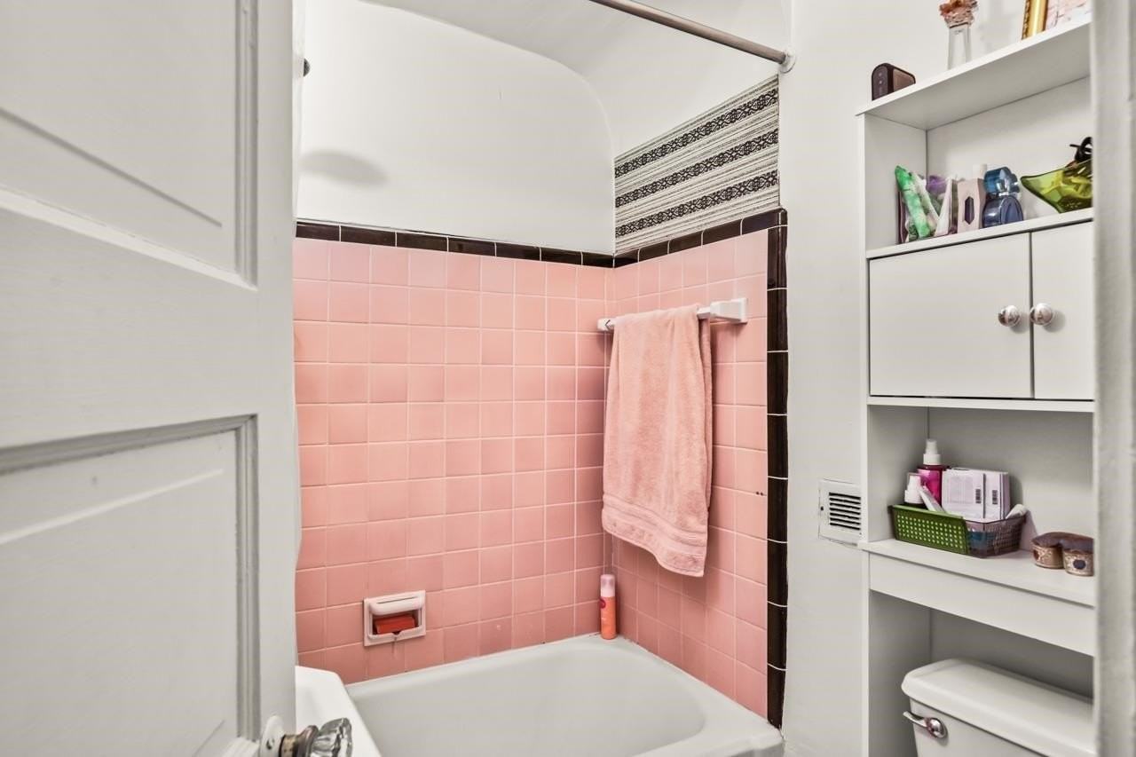 1224 Jenifer St #2 - Photo 7 of 9