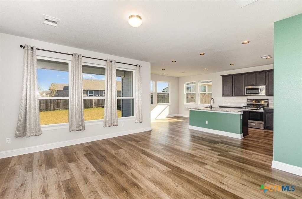 236 Oakstone Dr - Photo 4 of 21