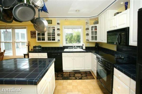 9050 Cotters Ridge - Photo 3 of 24