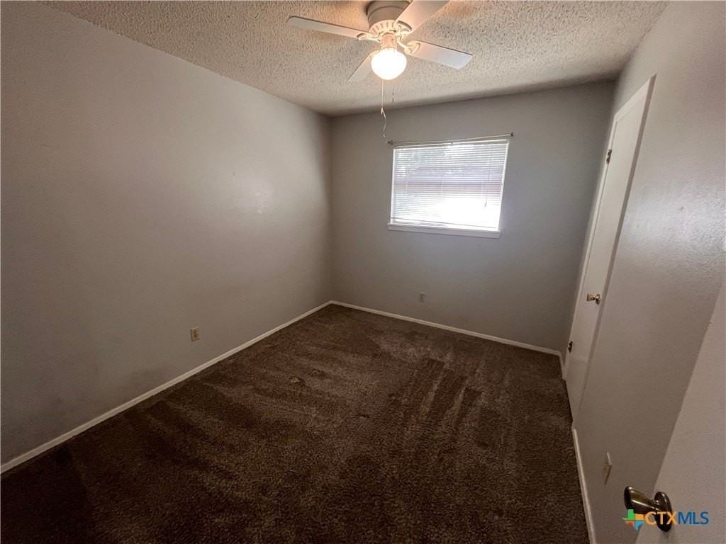 900 Hazelton St - Photo 6 of 8