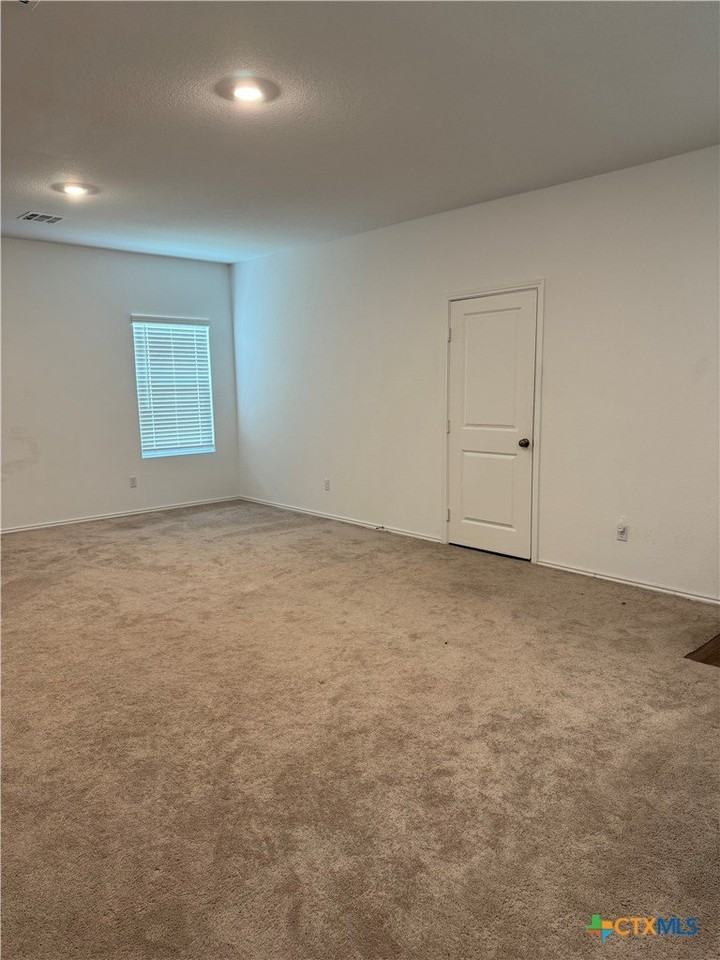 184 Agate Cliff Dr - Photo 2 of 10