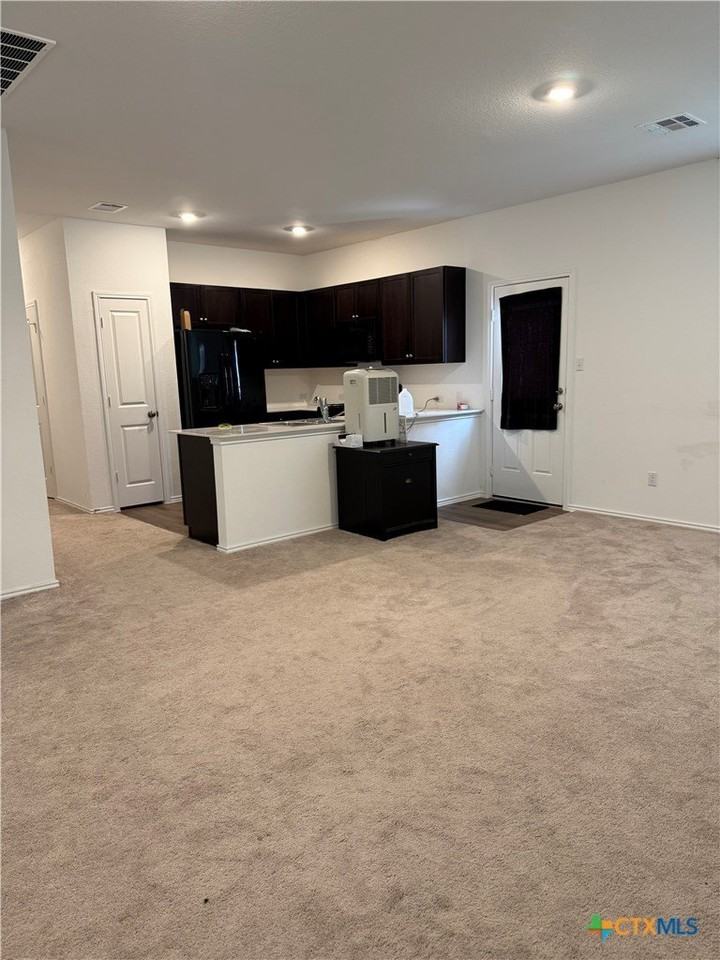 184 Agate Cliff Dr - Photo 3 of 10