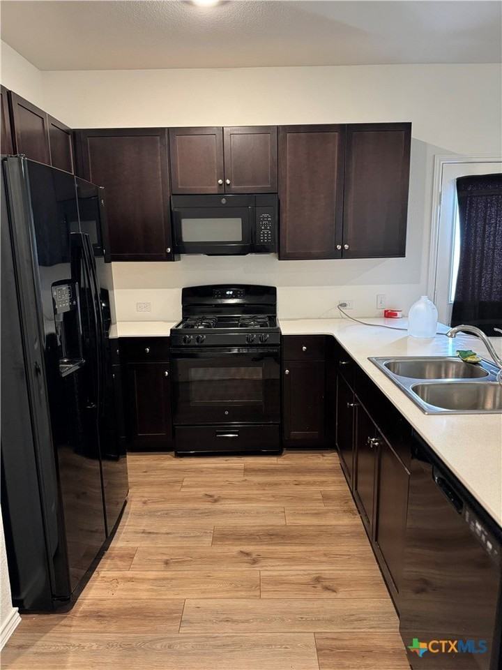 184 Agate Cliff Dr - Photo 4 of 10
