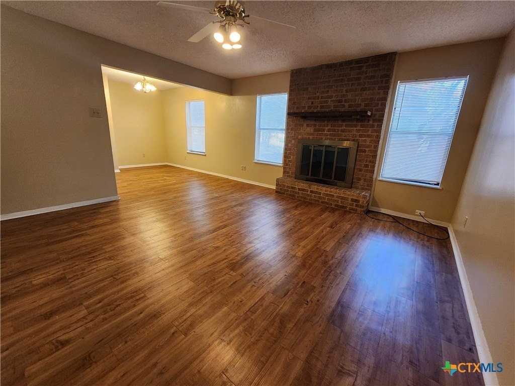 929 Ohio St - Photo 3 of 25