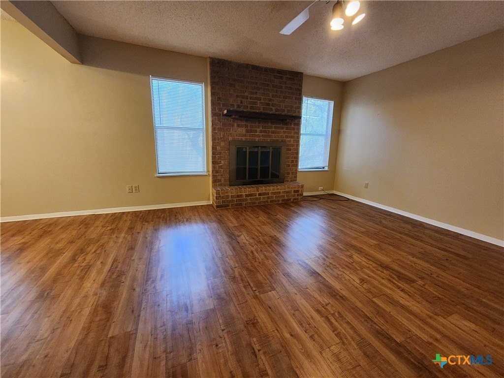 929 Ohio St - Photo 4 of 25
