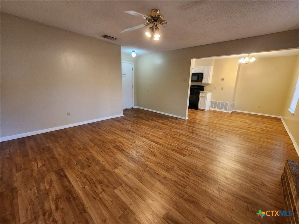 929 Ohio St - Photo 6 of 25