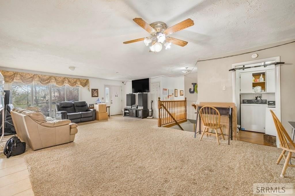 4671 N 495 W - Photo 4 of 36