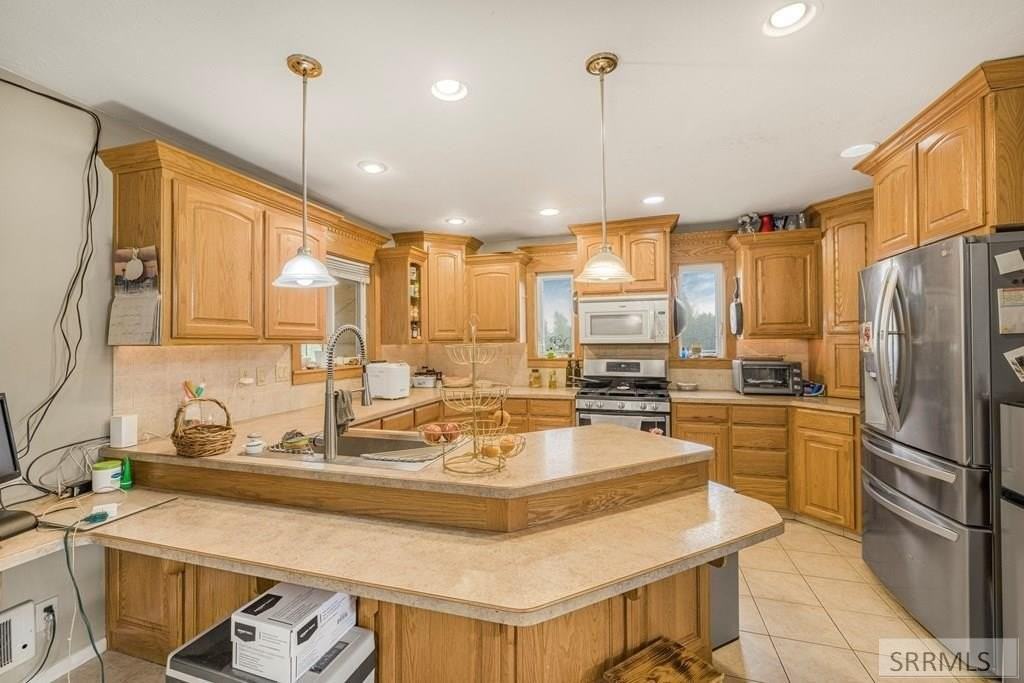 4671 N 495 W - Photo 6 of 36