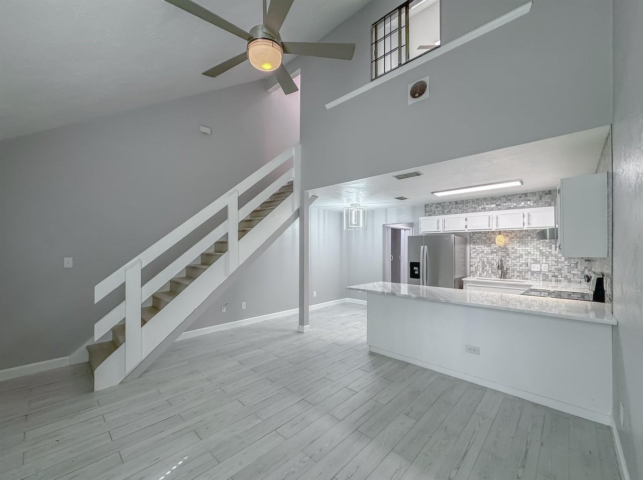 934 S Lipona Rd - Photo 4 of 43
