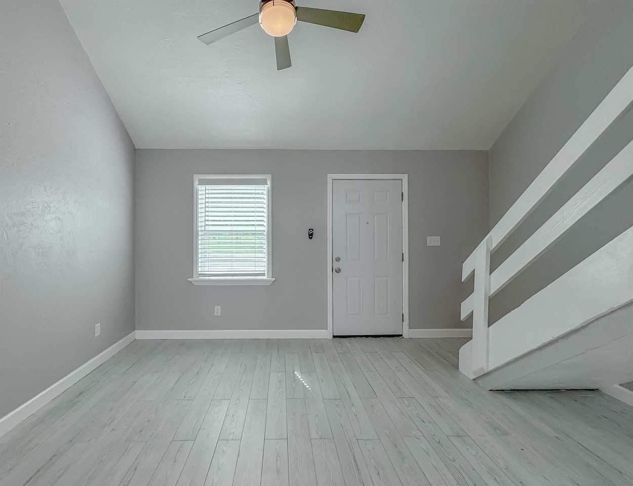 934 S Lipona Rd - Photo 7 of 43