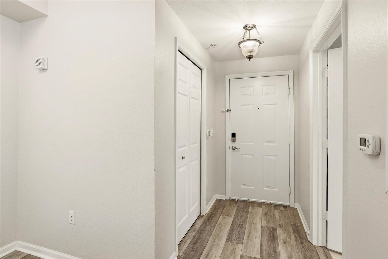 2801 Chancellorsville Dr #718 - Photo 6 of 48