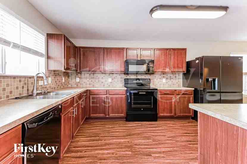 229 Silver Spur Dr - Photo 5 of 15