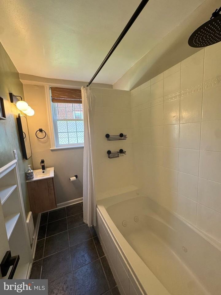 1404 Tuckerman St Nw #1 - Photo 6 of 10
