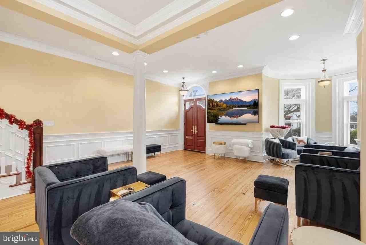 949 S St Nw - Photo 4 of 42