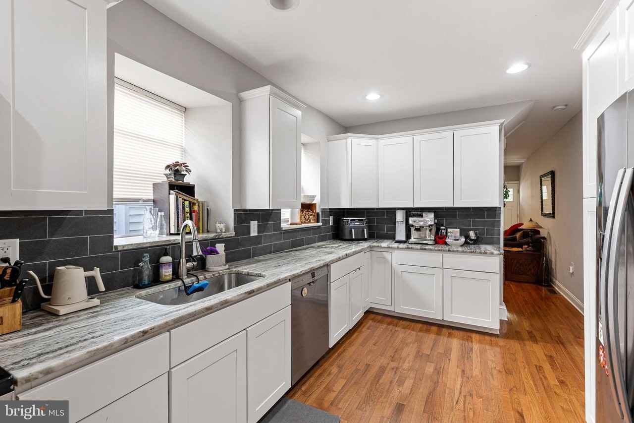 1011 N Clayton St - Photo 6 of 20