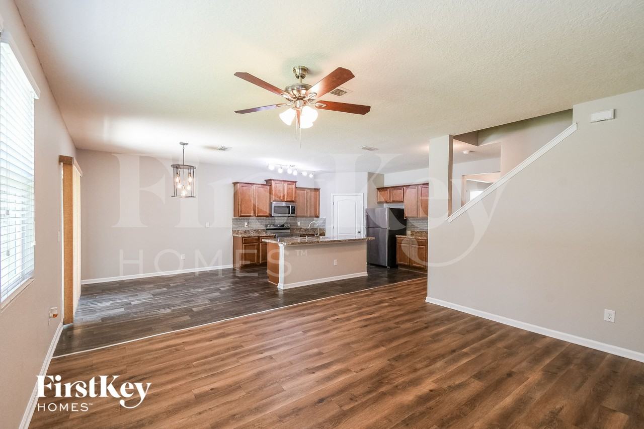 1939 April Oaks Dr - Photo 3 of 16