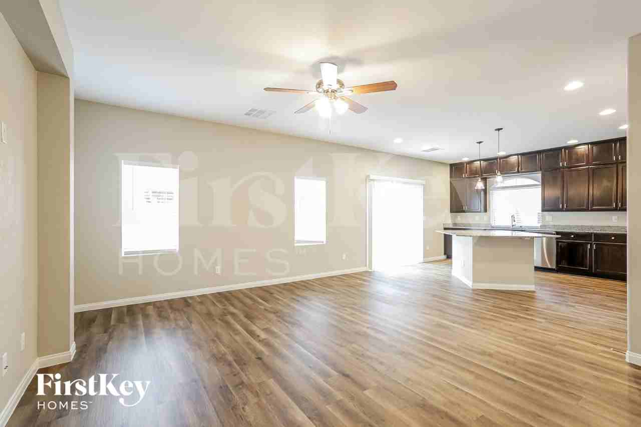 7133 Oakville Ranch Ct - Photo 4 of 15