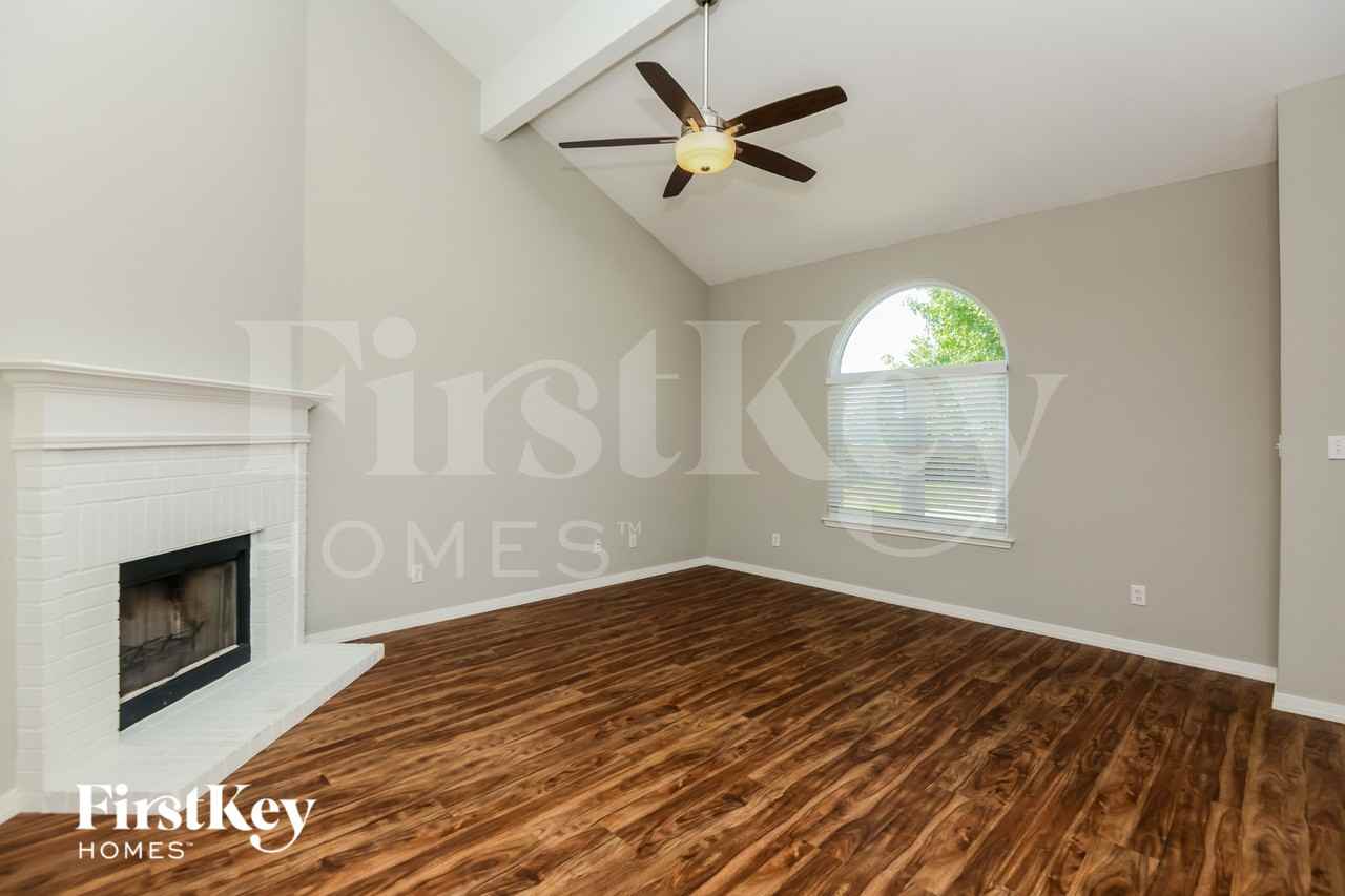 10208 Dawson Trl - Photo 2 of 16