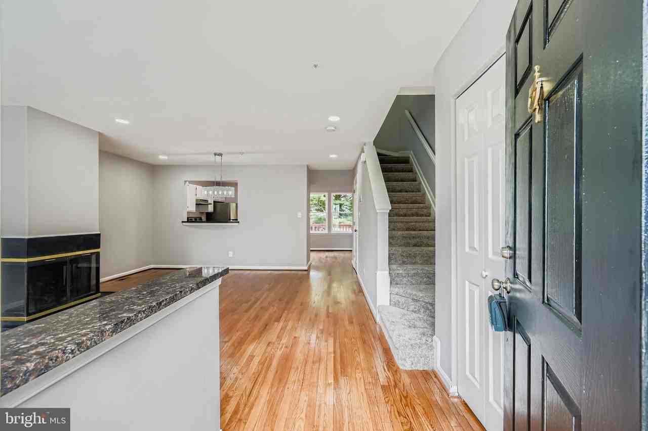 493 Ashton Ln - Photo 5 of 28