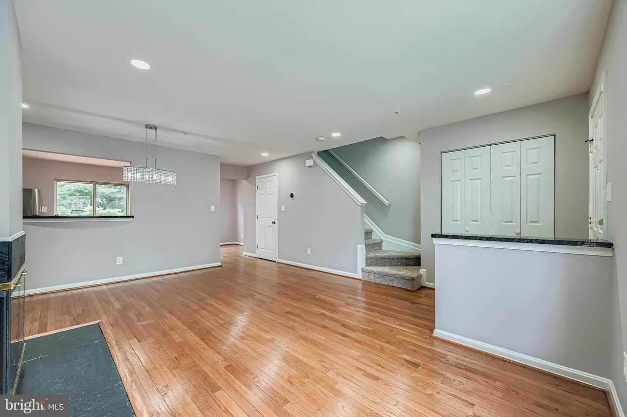 493 Ashton Ln - Photo 6 of 28