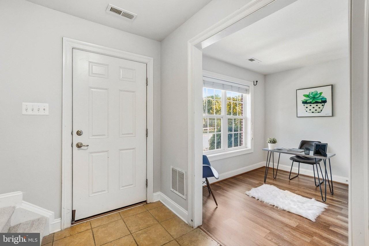 442 Whetstone Glen St - Photo 4 of 42